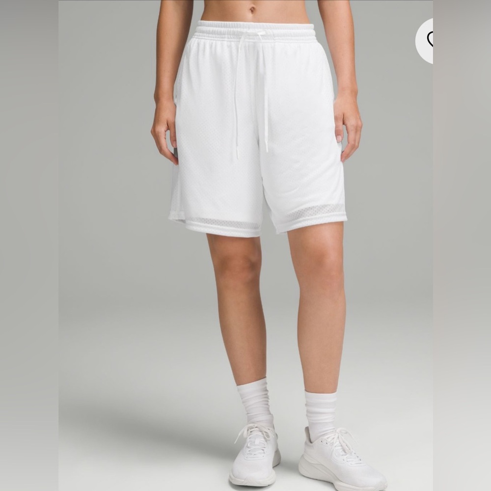 Relaxed-Fit Mesh Training Short 8"